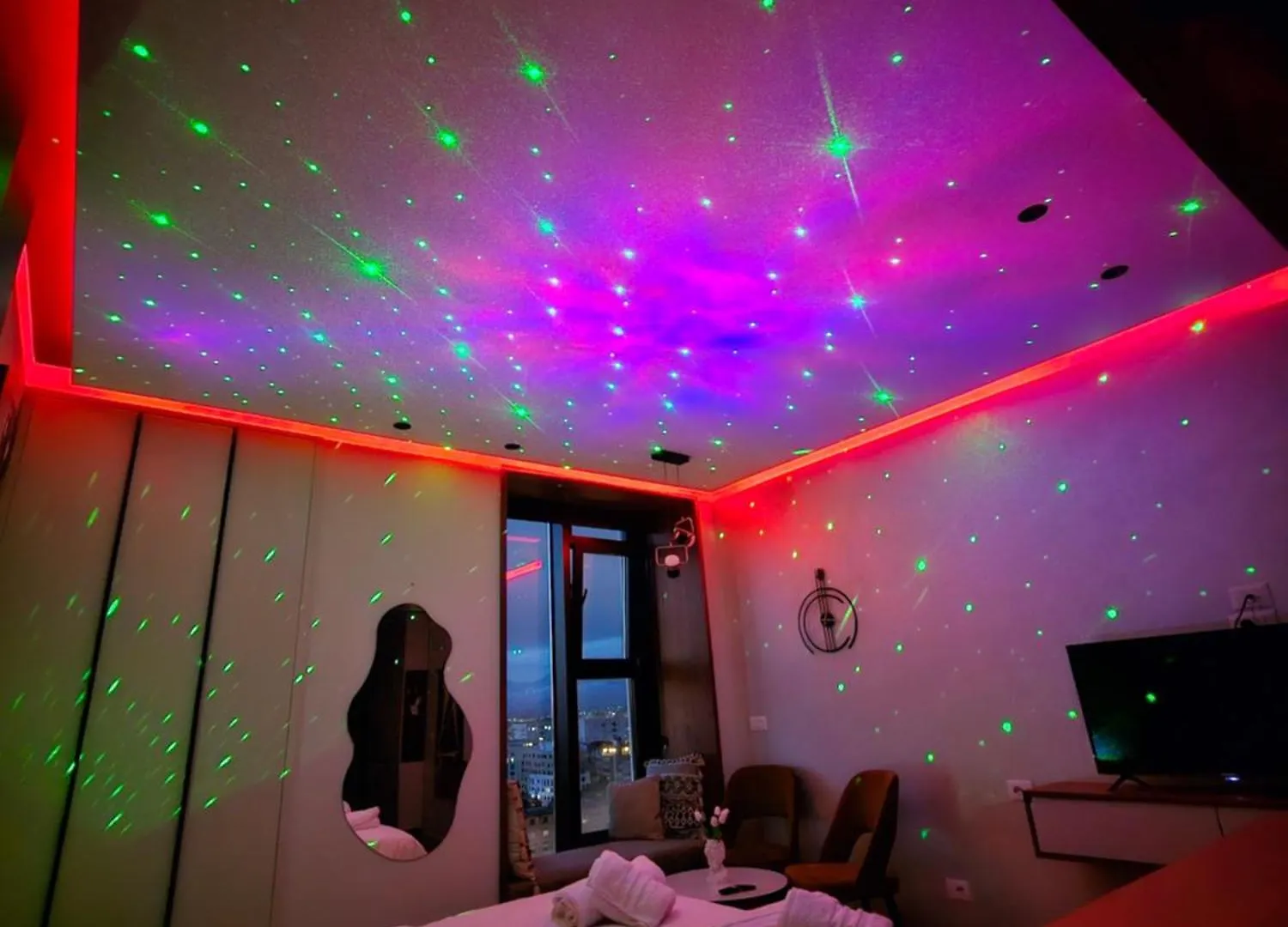 Luxury Studio Apartment Square 21, Seven Heavens ティラナ