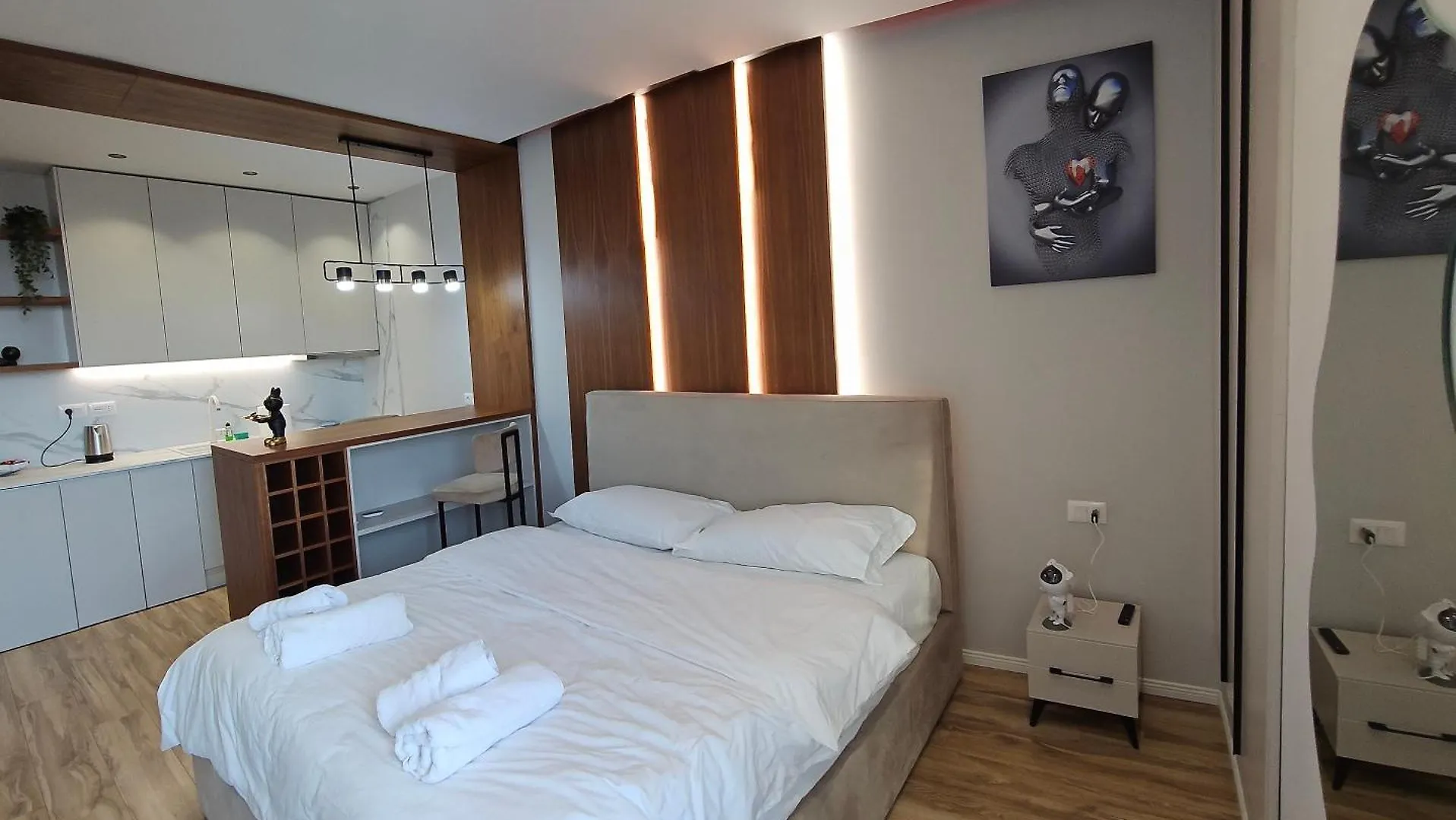 Luxury Studio Apartment Square 21, Seven Heavens Tirana
